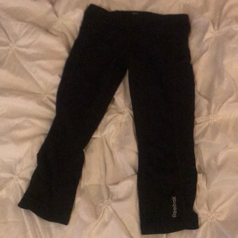 Black crop leggings
